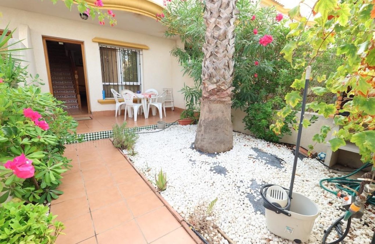 Resale - Villa -
Orihuela Costa - Costa Blanca