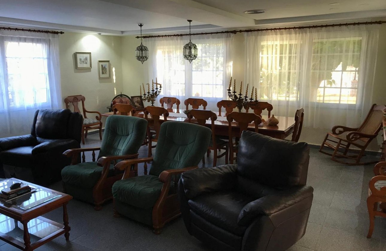 Resale - Villa -
Orihuela Costa - Costa Blanca