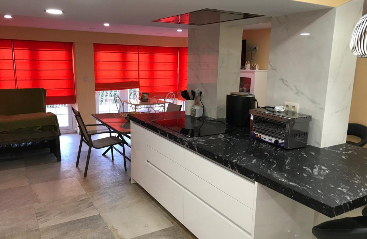 Resale - Villa -
Orihuela Costa - Costa Blanca