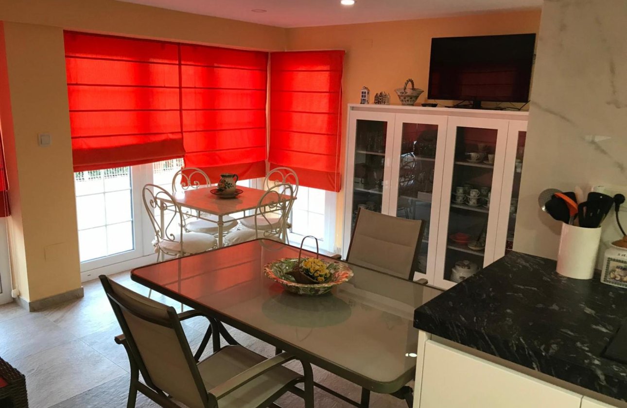 Resale - Villa -
Orihuela Costa - Costa Blanca