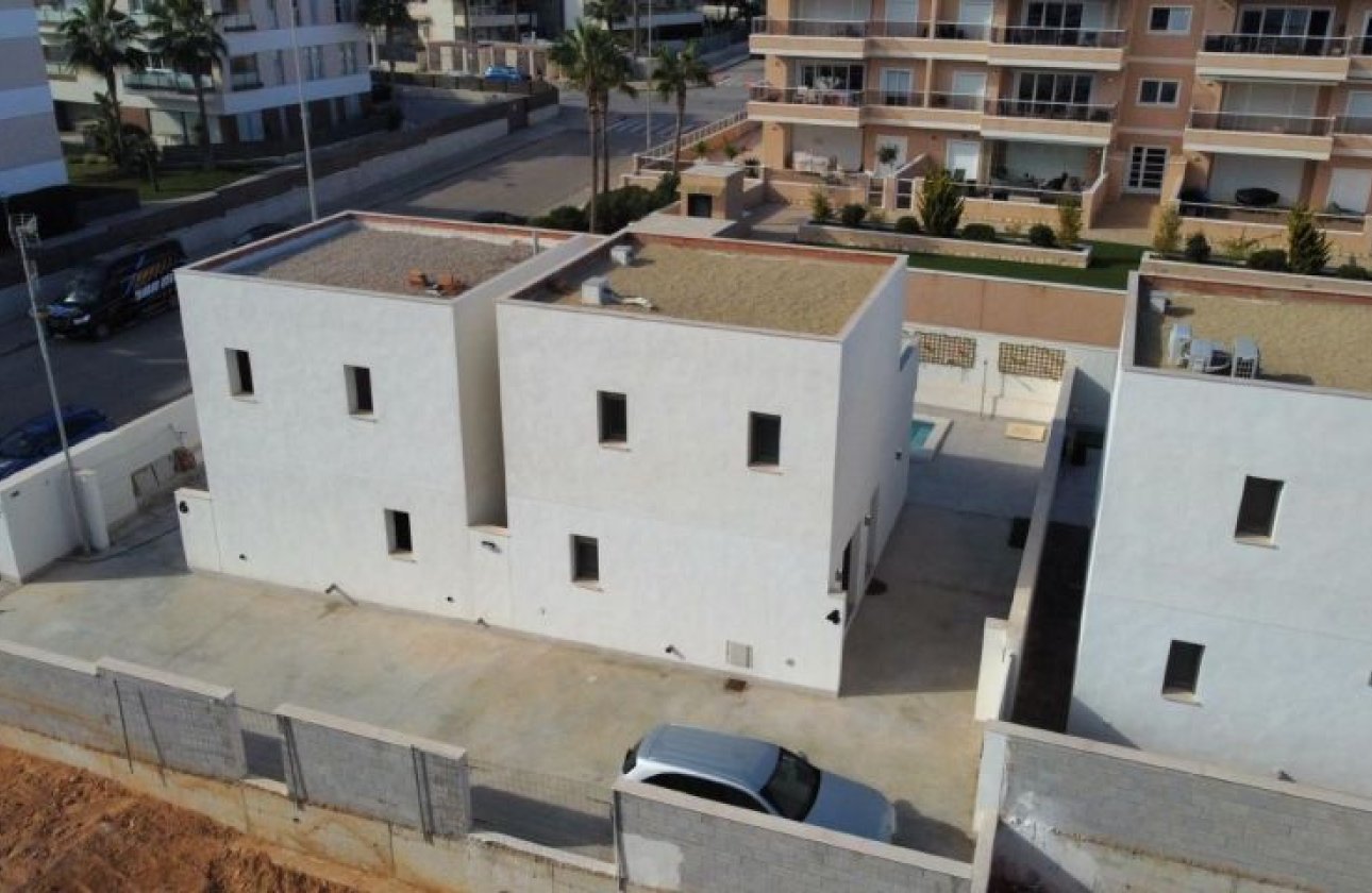 Resale - Villa -
Orihuela Costa - Costa Blanca