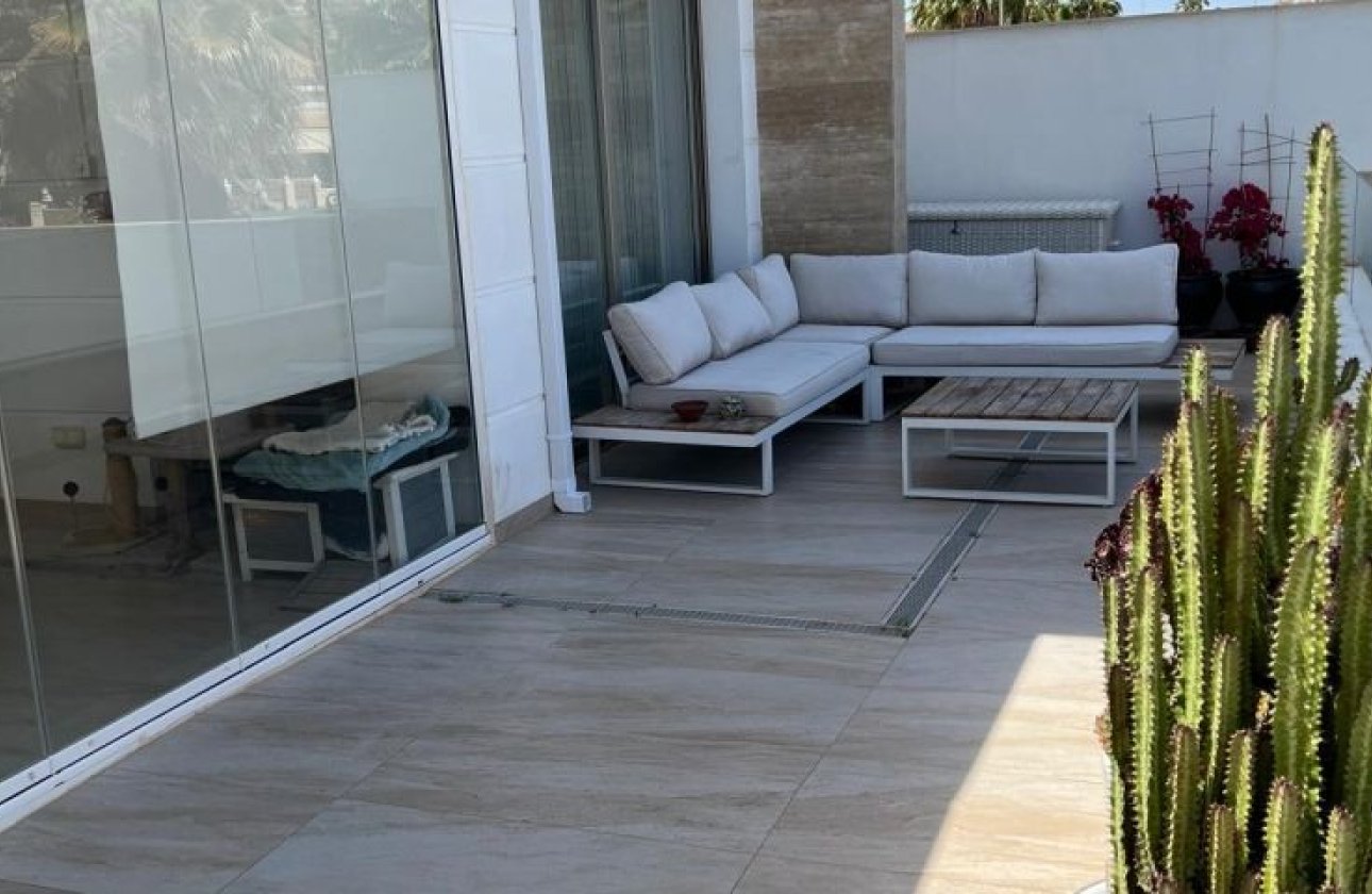 Resale - Villa -
Orihuela Costa - Costa Blanca