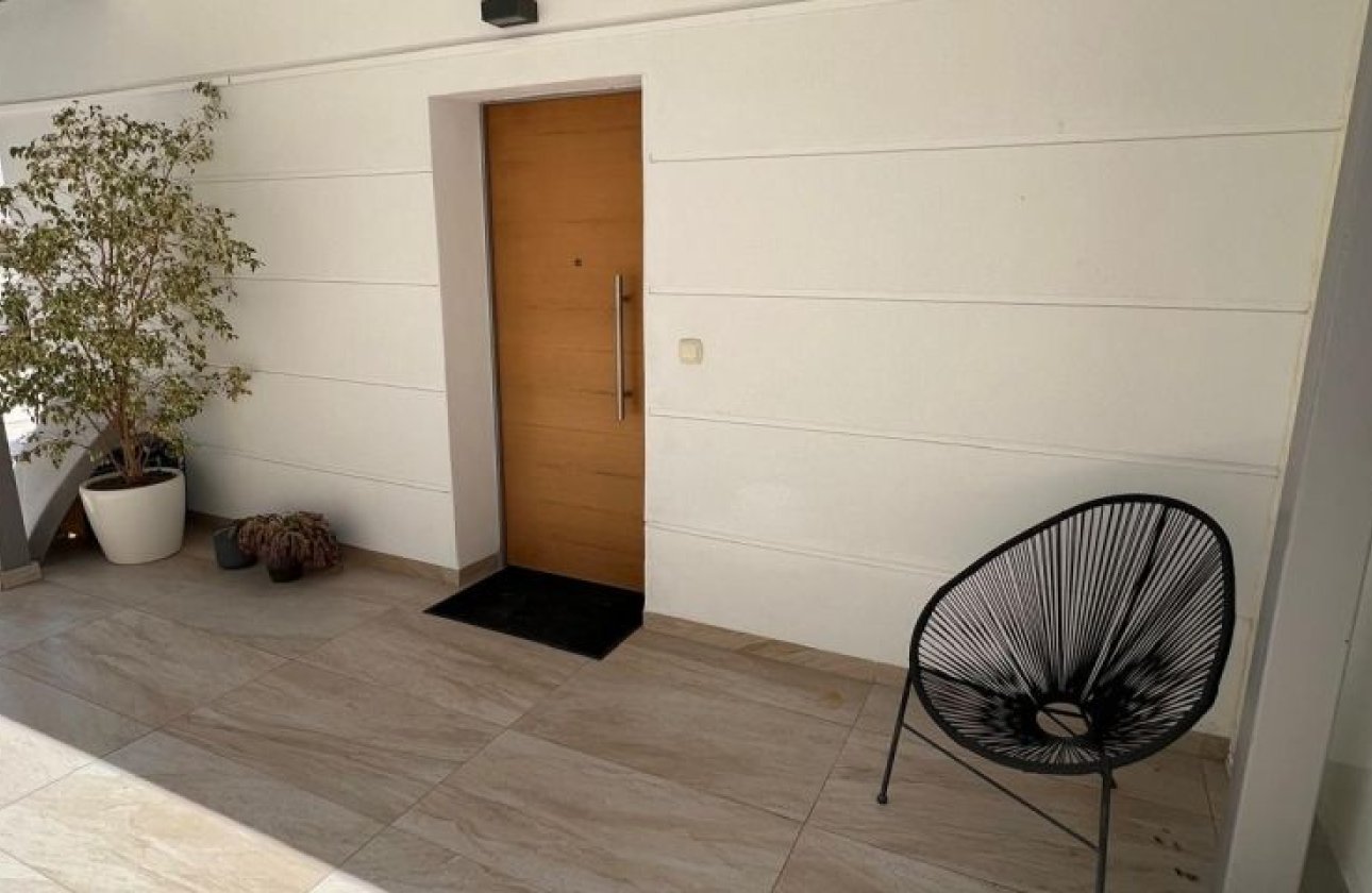 Resale - Villa -
Orihuela Costa - Costa Blanca