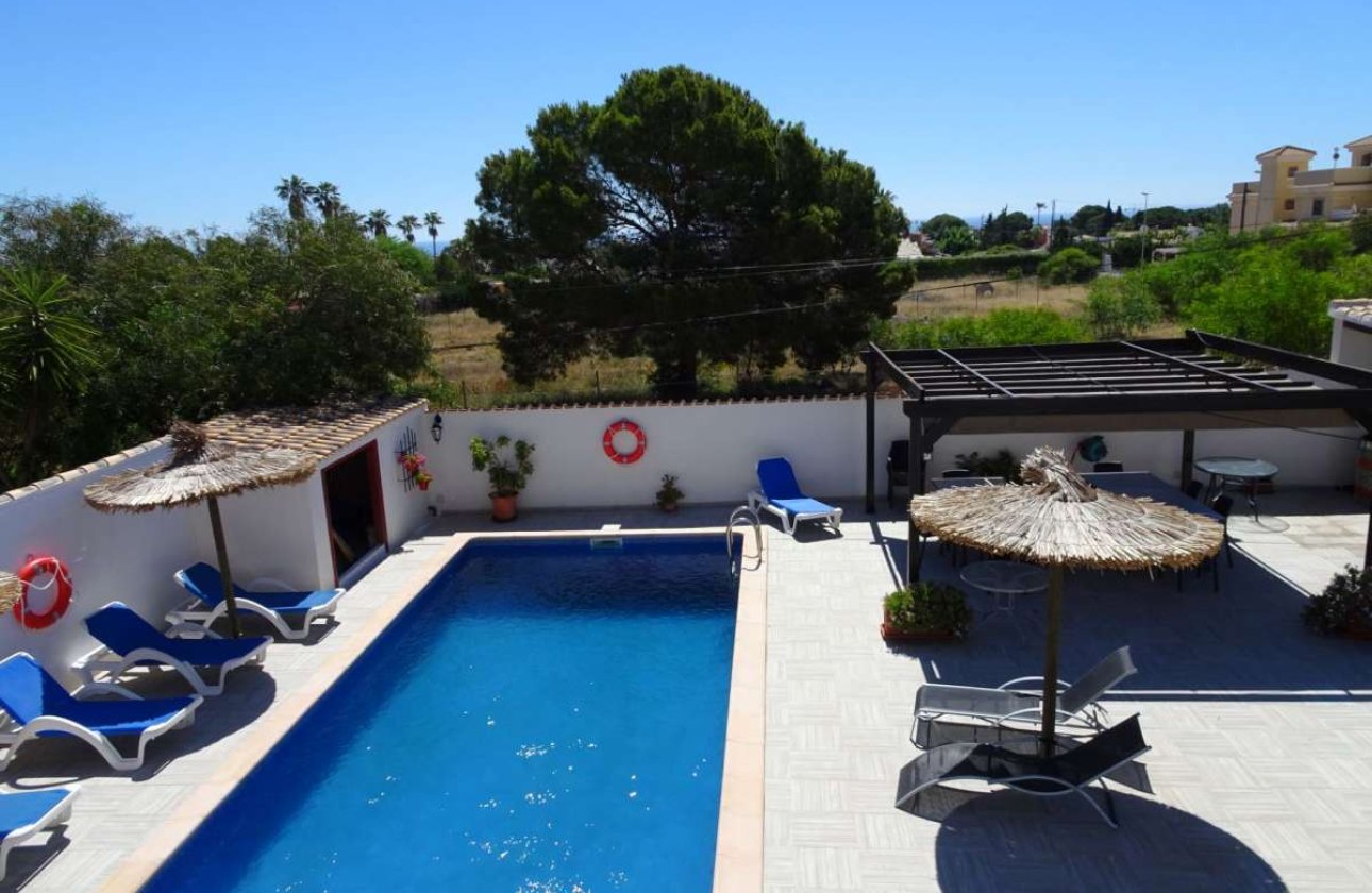 Resale - Villa -
Orihuela Costa - Costa Blanca