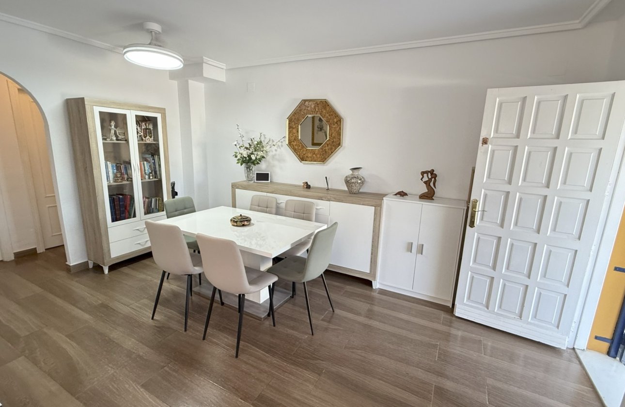 Resale - Villa -
Orihuela Costa - Costa Blanca