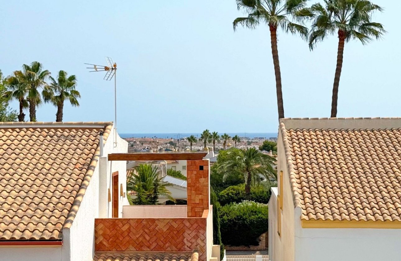 Resale - Villa -
Orihuela Costa - Costa Blanca
