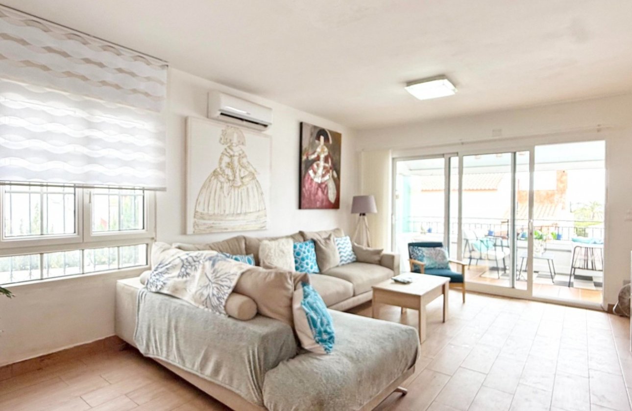 Resale - Villa -
Orihuela Costa - Costa Blanca