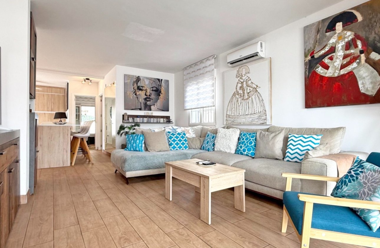 Resale - Villa -
Orihuela Costa - Costa Blanca