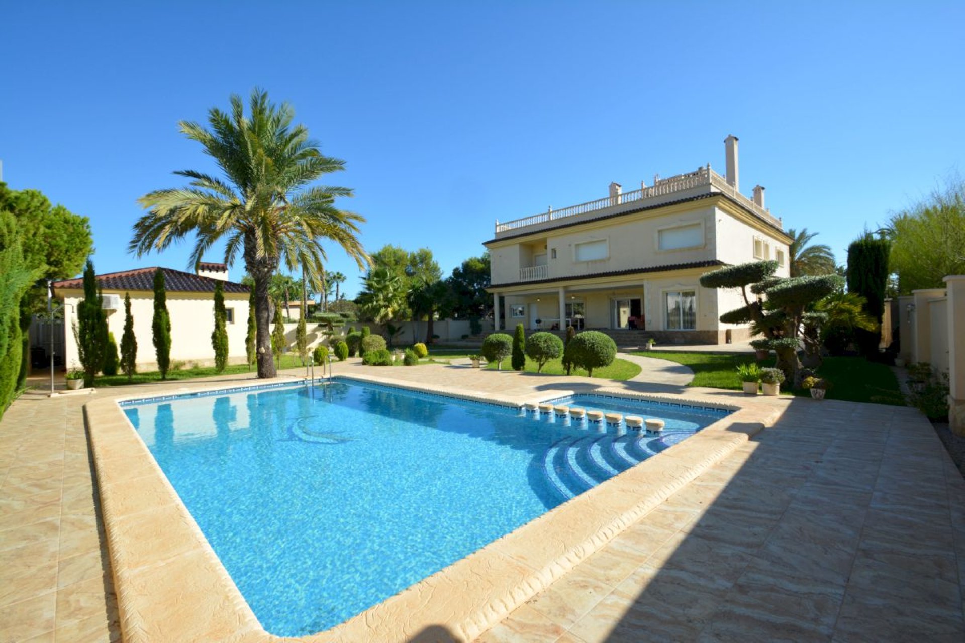 Resale - Villa -
Orihuela Costa - Costa Blanca
