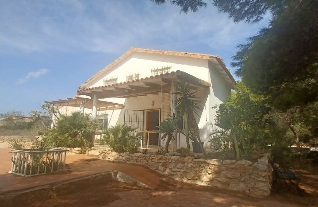 Resale - Villa -
Orihuela Costa - Costa Blanca