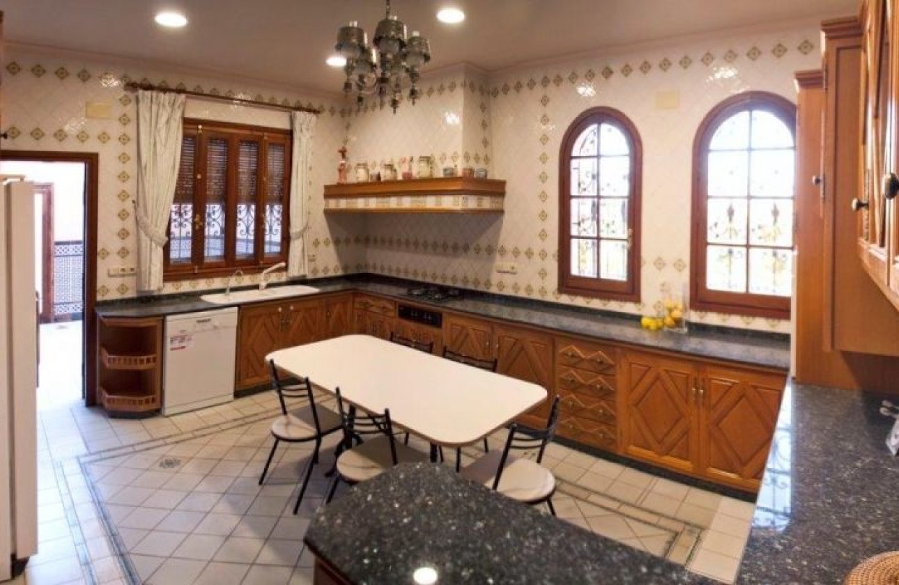 Resale - Villa -
Orihuela Costa - Costa Blanca