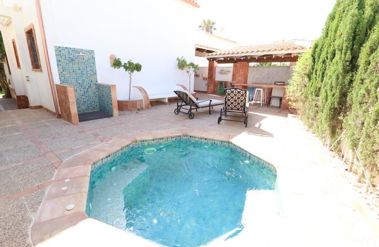 Resale - Villa -
Orihuela Costa - Costa Blanca