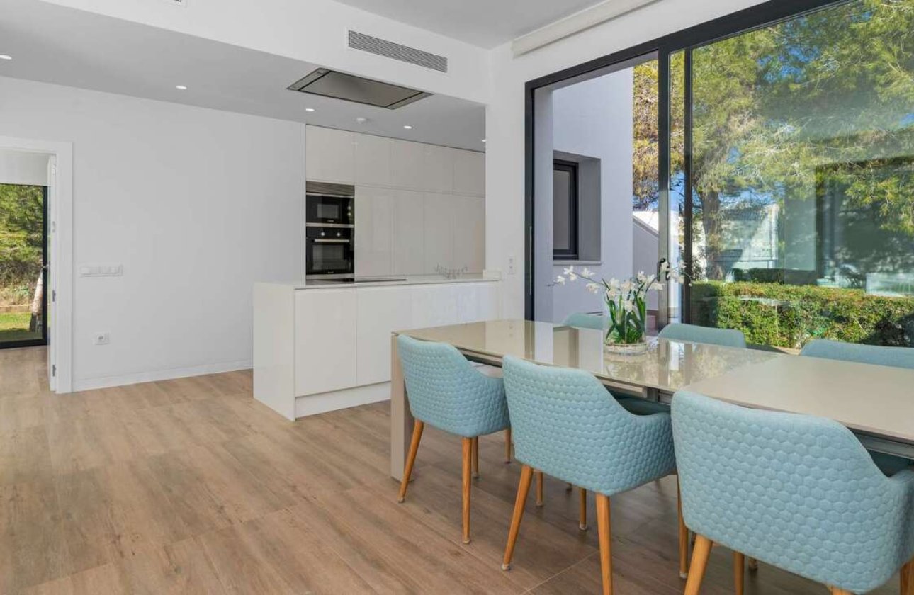 Resale - Villa -
Orihuela Costa - Costa Blanca