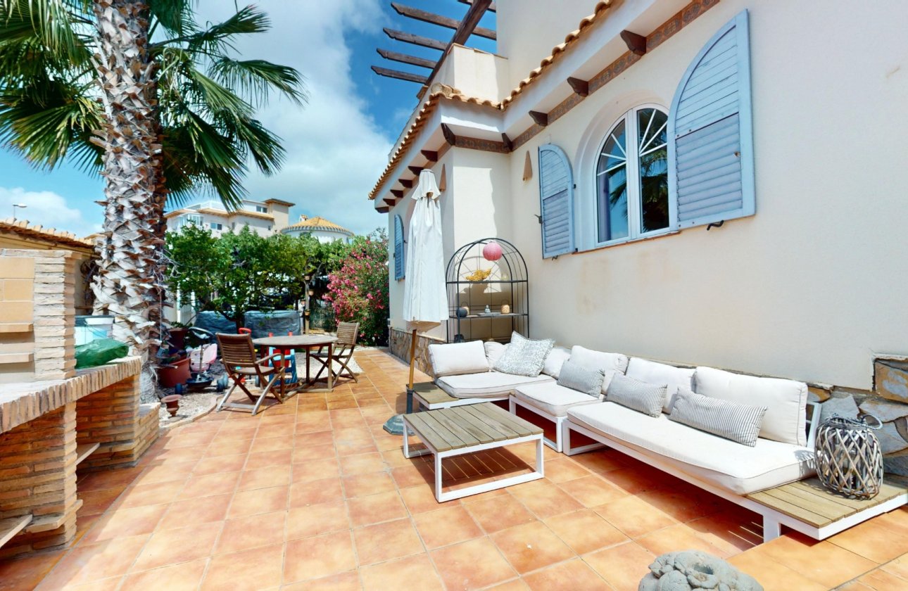 Resale - Villa -
Orihuela Costa - Costa Blanca