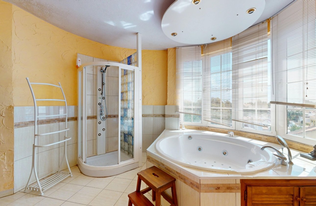 Resale - Villa -
Orihuela Costa - Costa Blanca