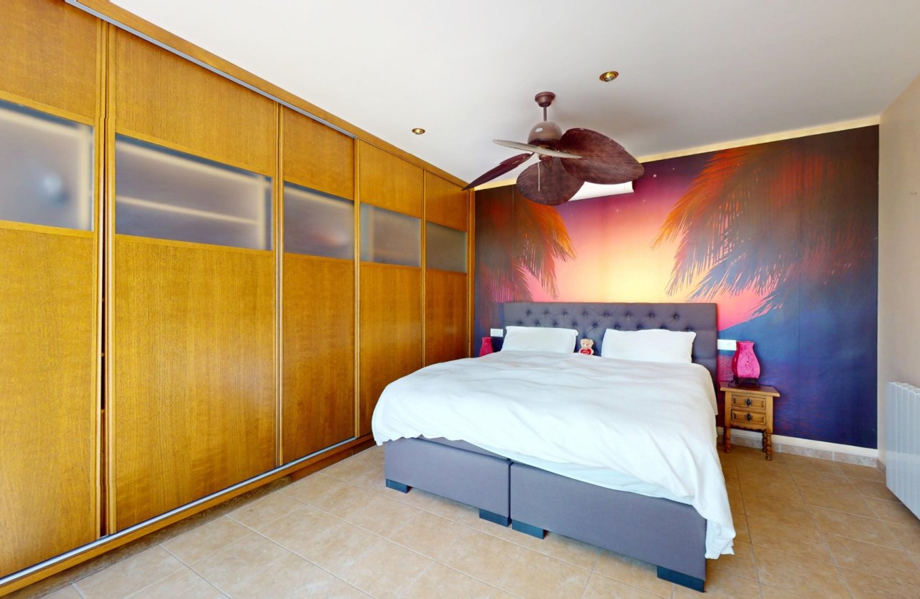 Resale - Villa -
Orihuela Costa - Costa Blanca