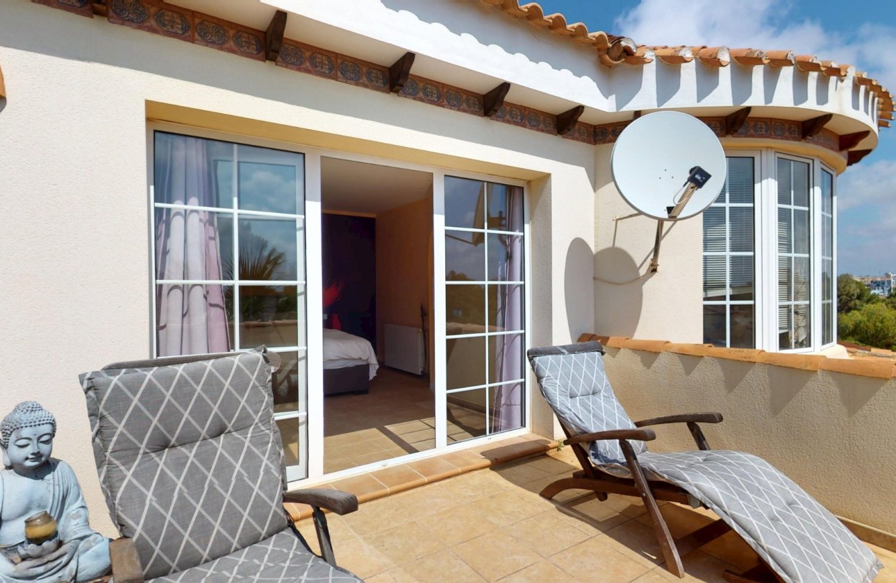 Resale - Villa -
Orihuela Costa - Costa Blanca