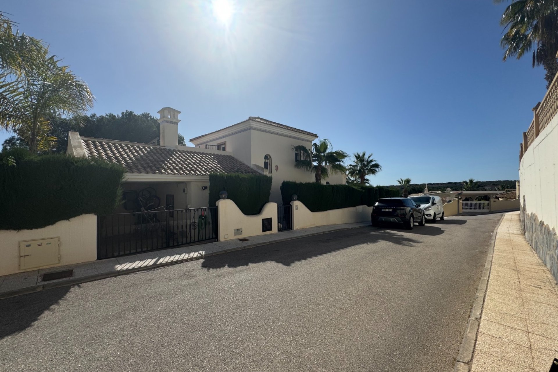 Resale - Villa -
Orihuela Costa - Costa Blanca