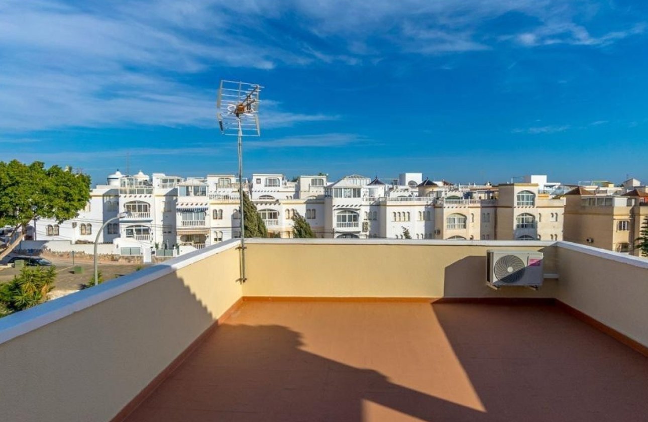 Resale - Villa -
Orihuela Costa - Costa Blanca