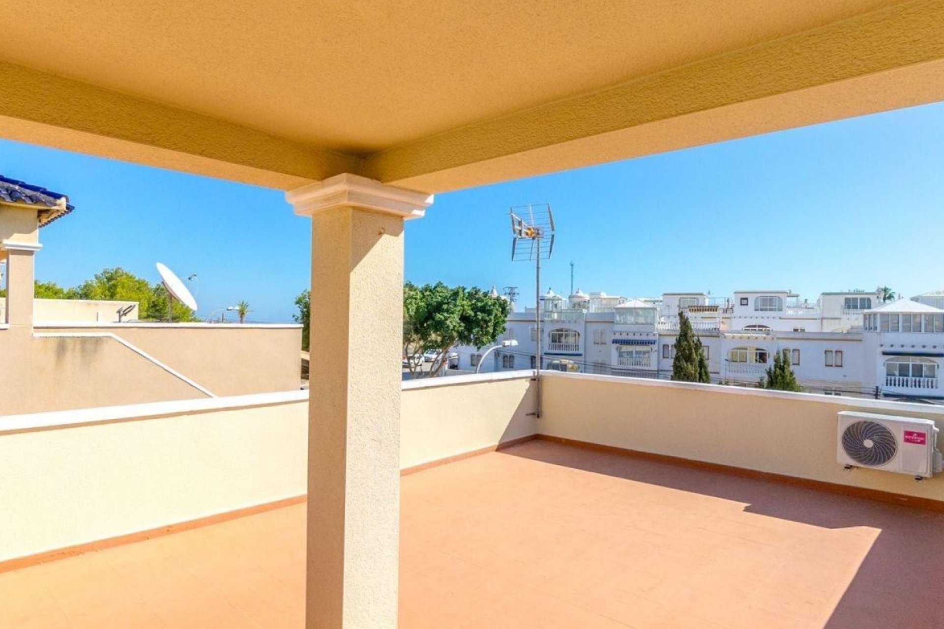 Resale - Villa -
Orihuela Costa - Costa Blanca