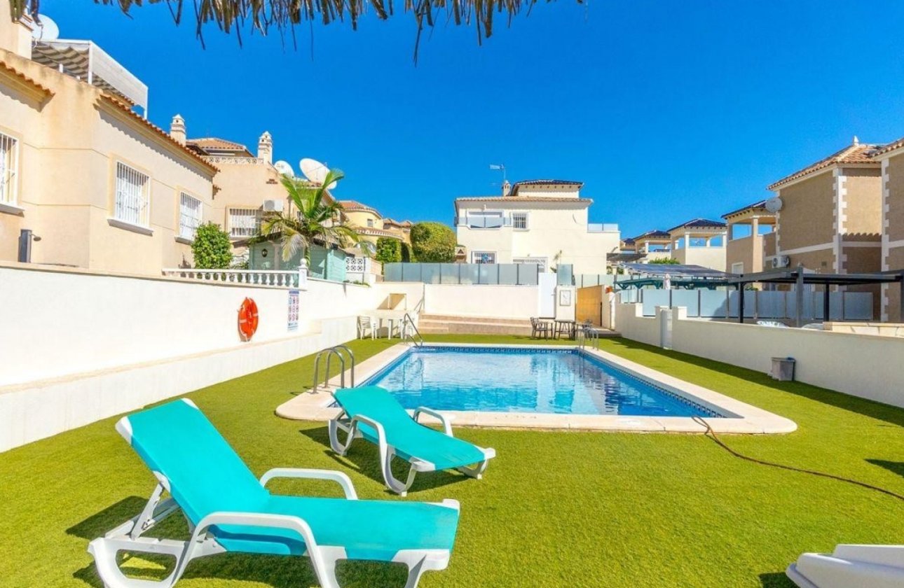 Resale - Villa -
Orihuela Costa - Costa Blanca