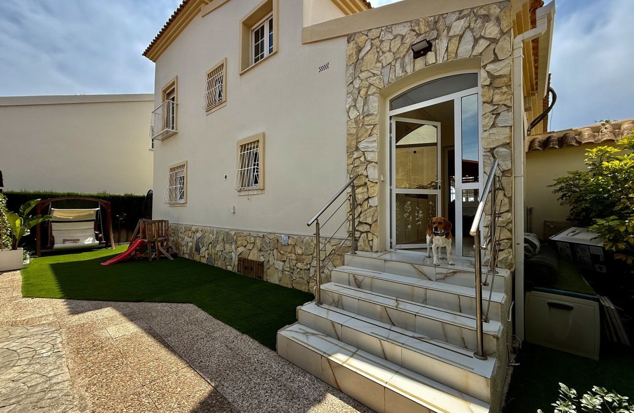 Resale - Villa -
Orihuela Costa - Costa Blanca