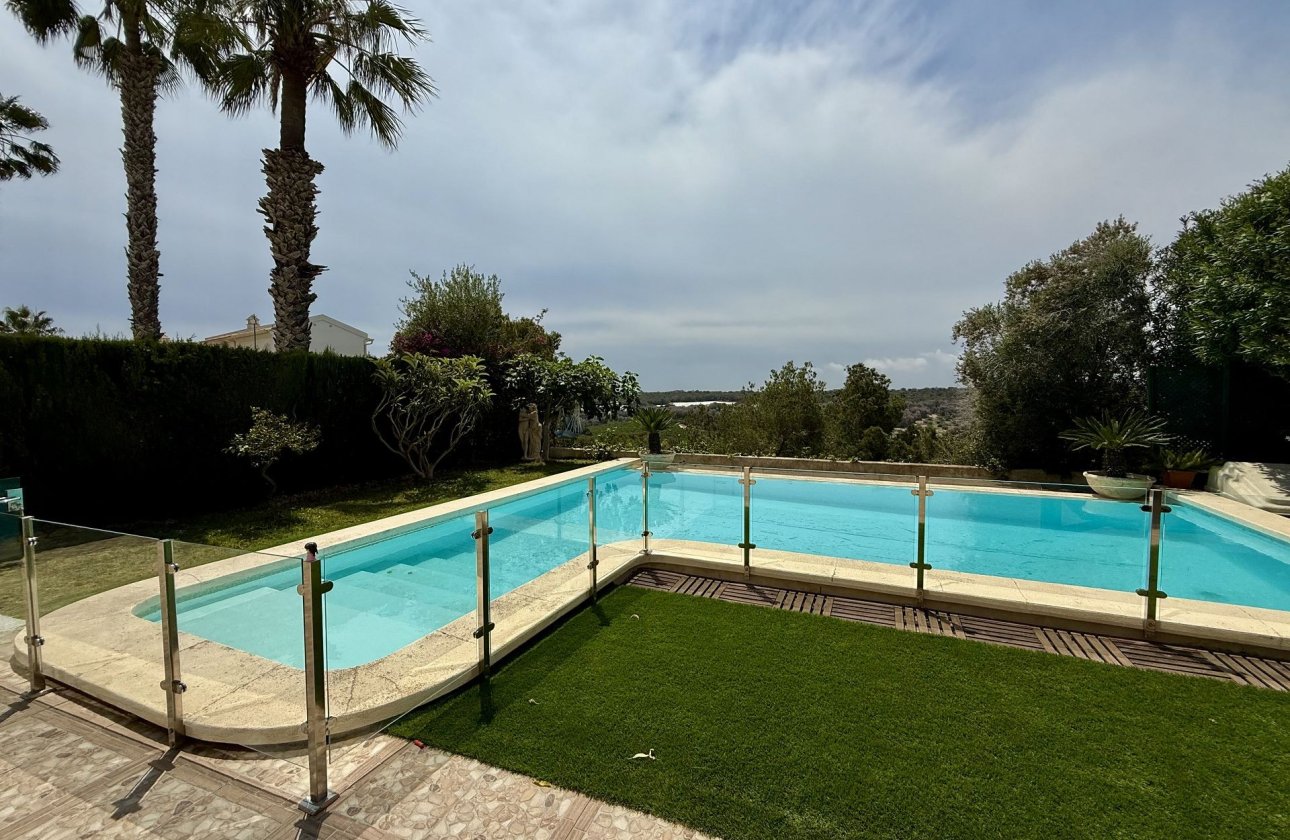 Resale - Villa -
Orihuela Costa - Costa Blanca