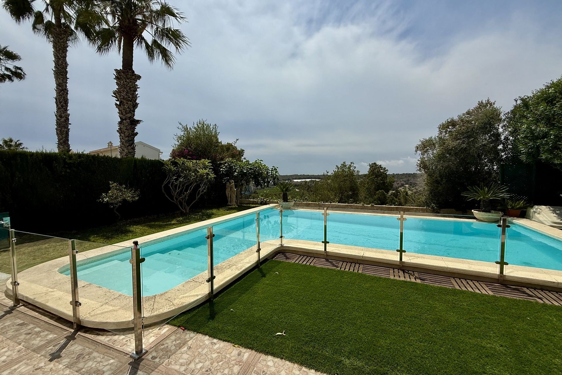 Resale - Villa -
Orihuela Costa - Costa Blanca