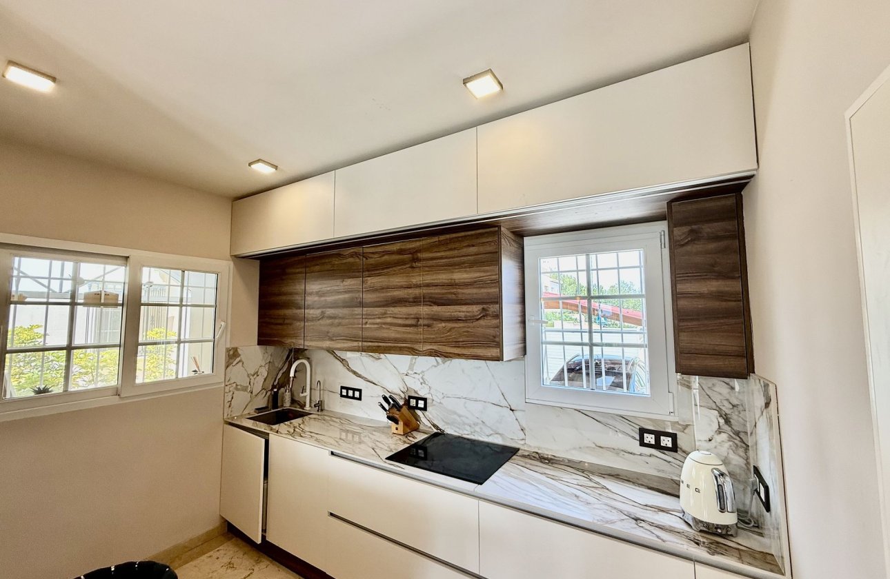 Resale - Villa -
Orihuela Costa - Costa Blanca