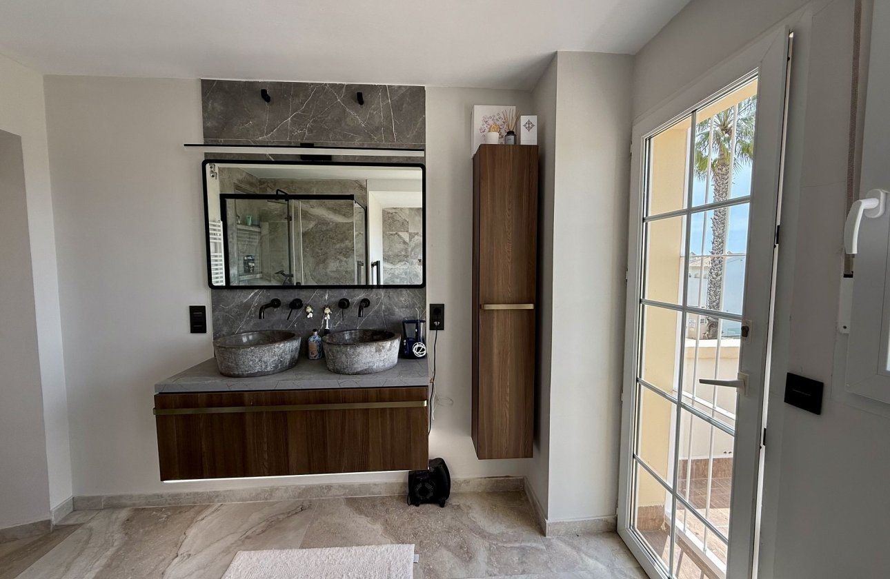 Resale - Villa -
Orihuela Costa - Costa Blanca