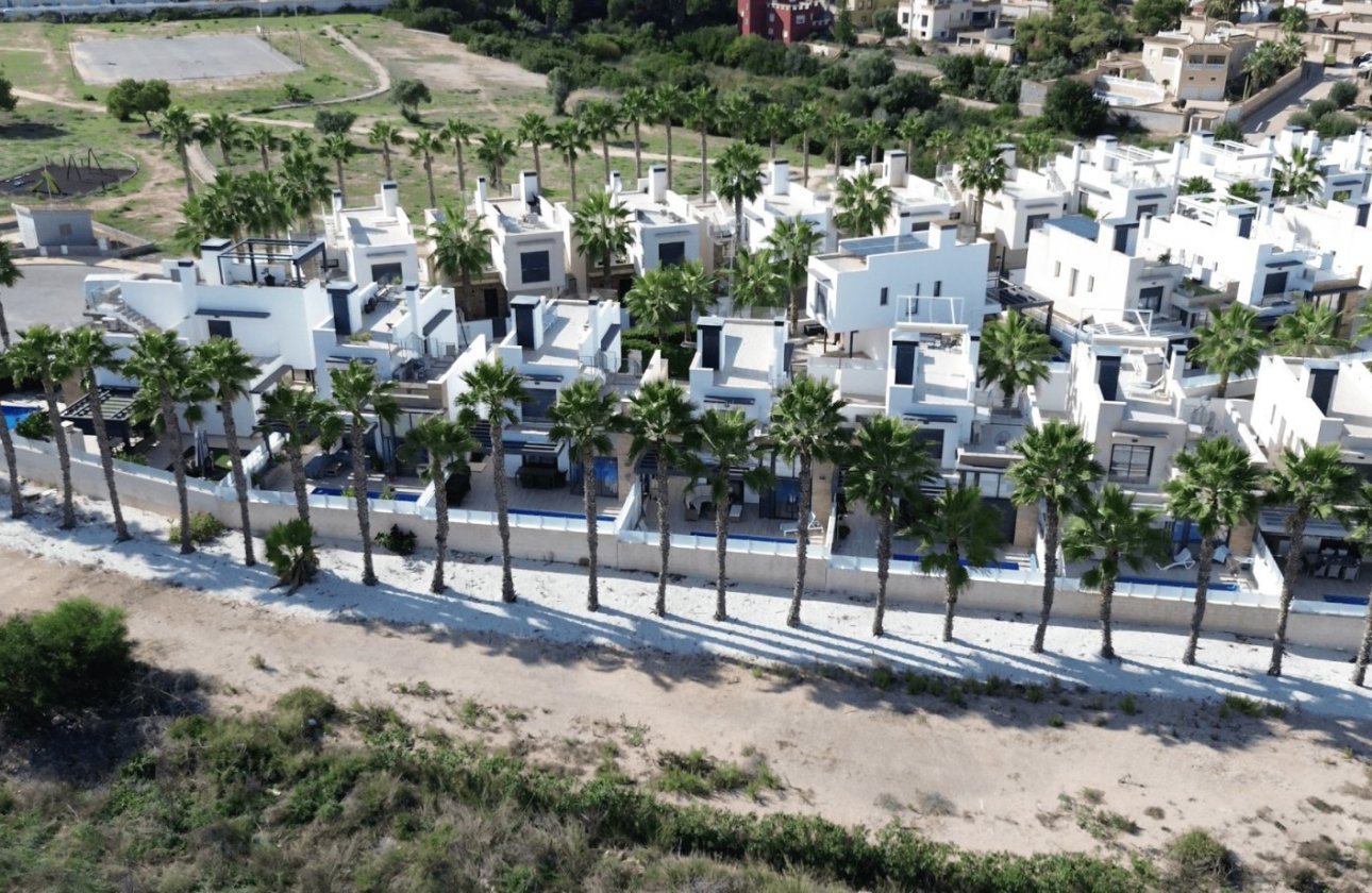 Resale - Villa -
Orihuela Costa - Costa Blanca