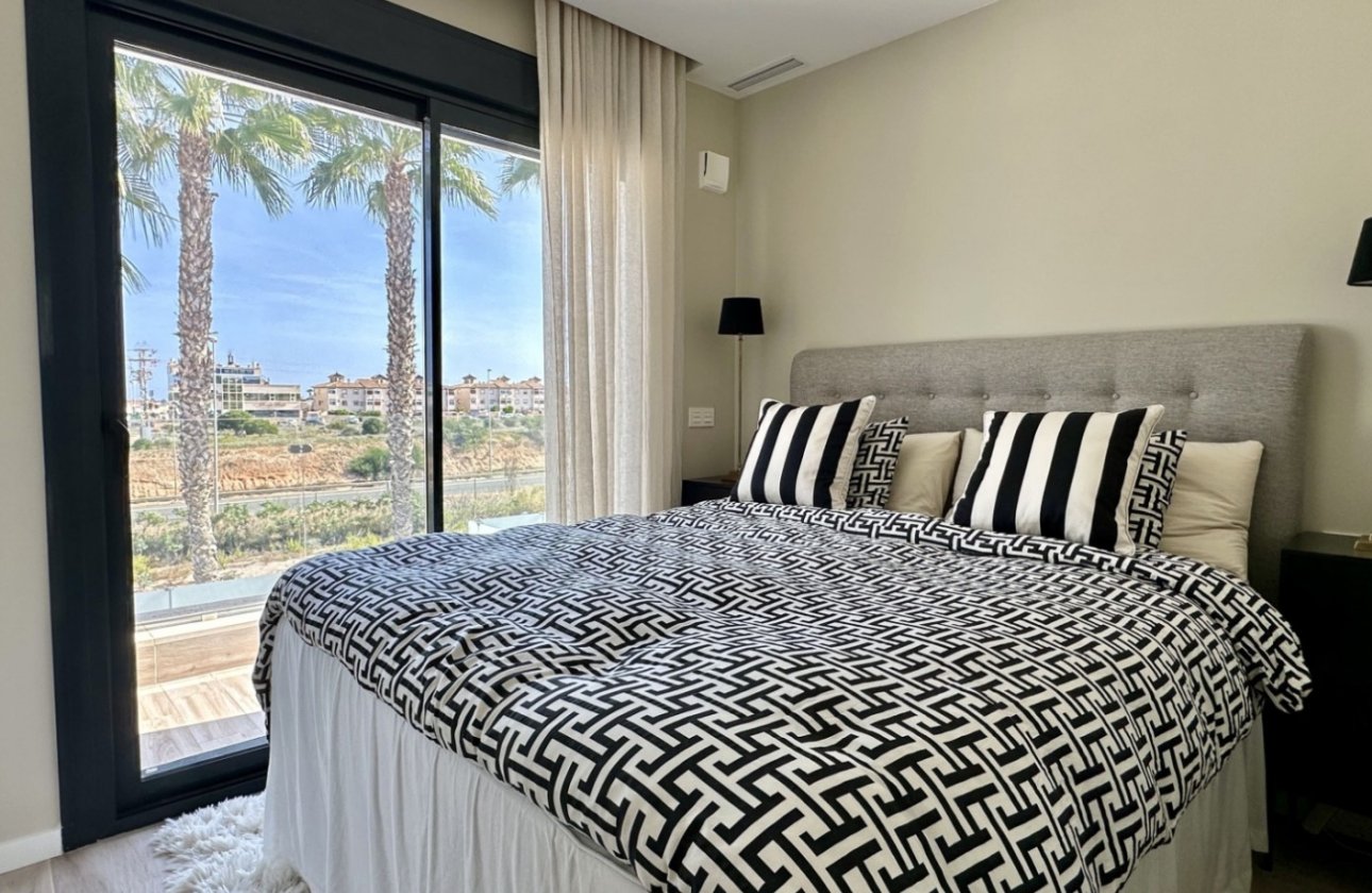 Resale - Villa -
Orihuela Costa - Costa Blanca