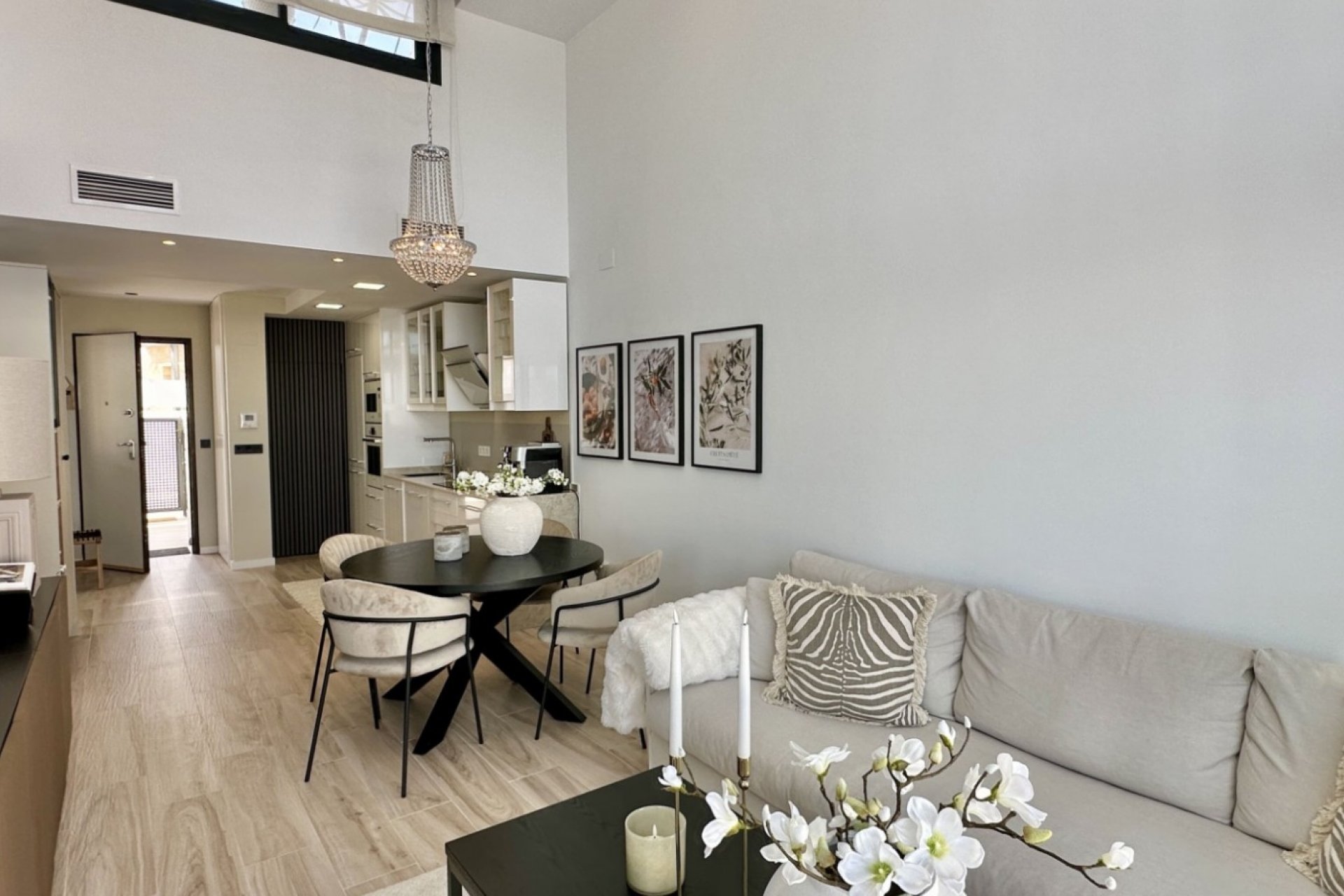 Resale - Villa -
Orihuela Costa - Costa Blanca