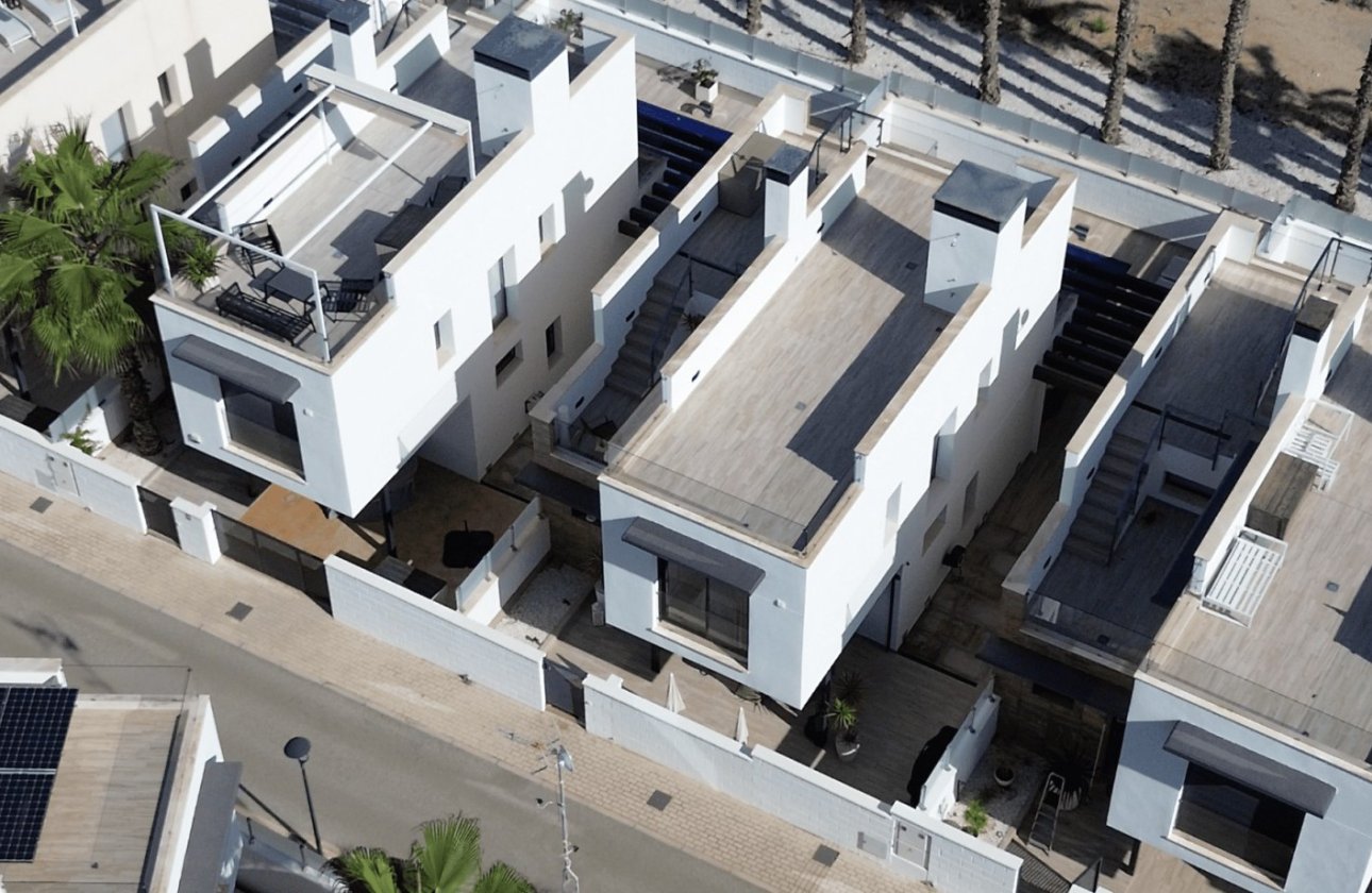 Resale - Villa -
Orihuela Costa - Costa Blanca