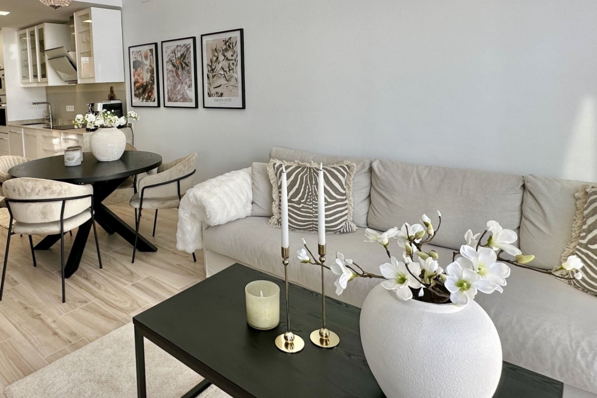 Resale - Villa -
Orihuela Costa - Costa Blanca