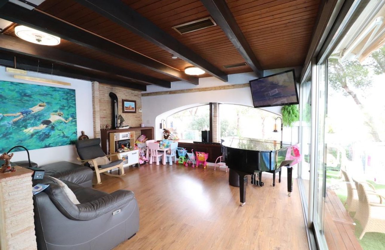 Resale - Villa -
Orihuela Costa - Costa Blanca