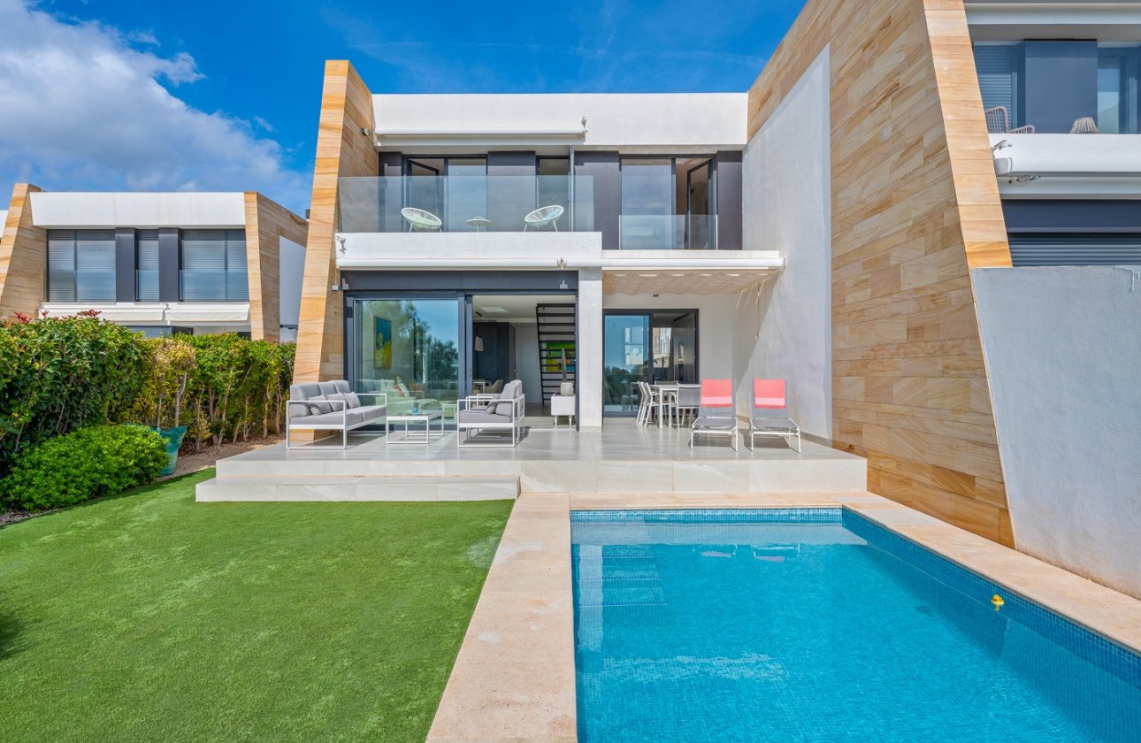 Resale - Villa -
Orihuela Costa - Costa Blanca