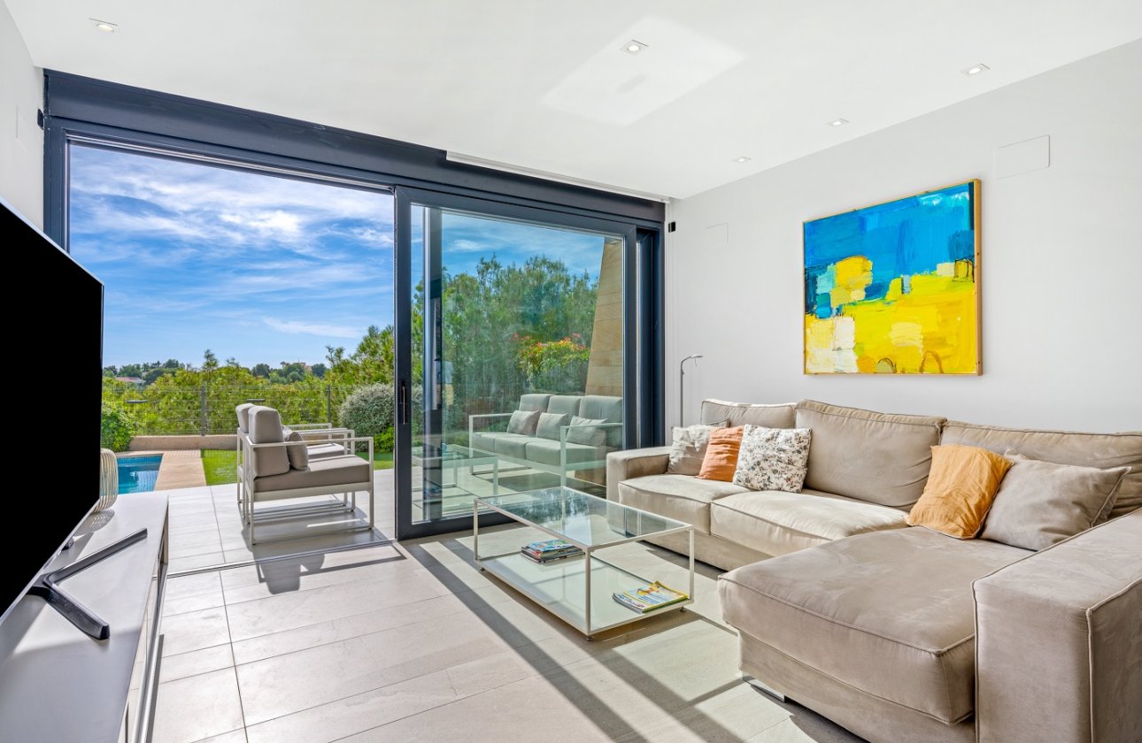 Resale - Villa -
Orihuela Costa - Costa Blanca