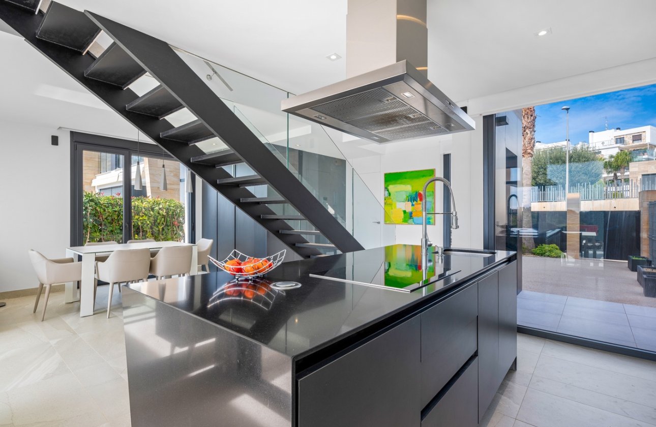 Resale - Villa -
Orihuela Costa - Costa Blanca