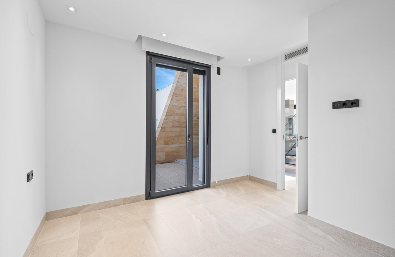 Resale - Villa -
Orihuela Costa - Costa Blanca