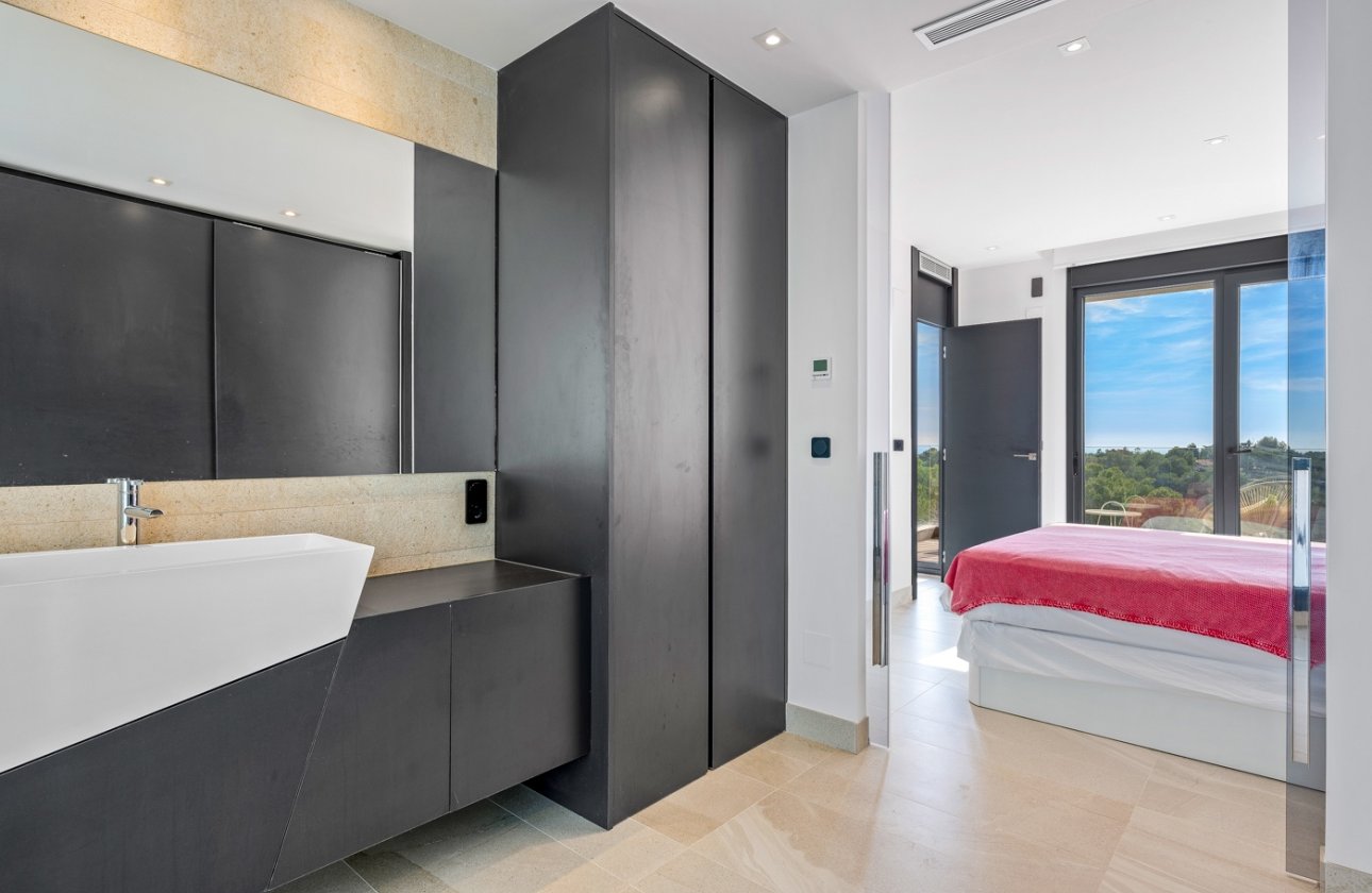 Resale - Villa -
Orihuela Costa - Costa Blanca