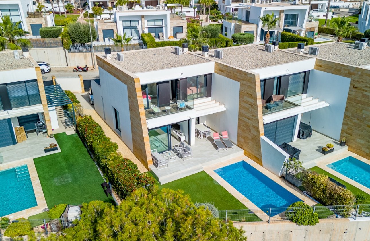 Resale - Villa -
Orihuela Costa - Costa Blanca