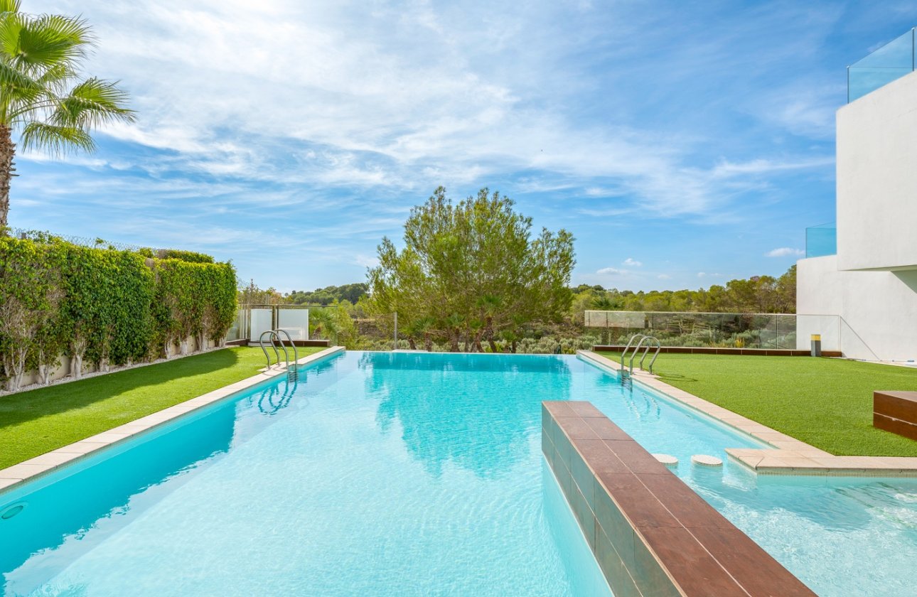 Resale - Villa -
Orihuela Costa - Costa Blanca