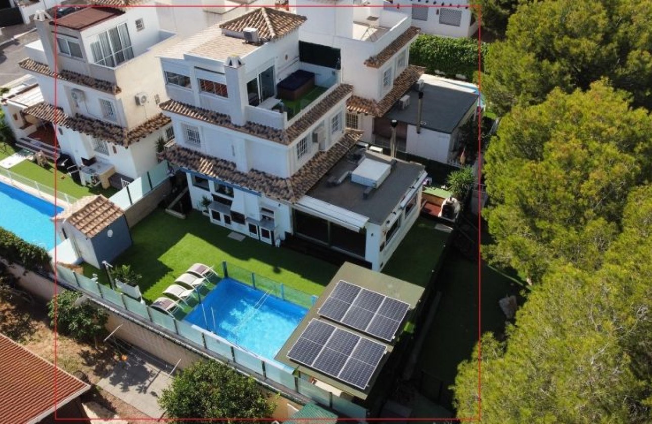 Resale - Villa -
Orihuela Costa - Costa Blanca
