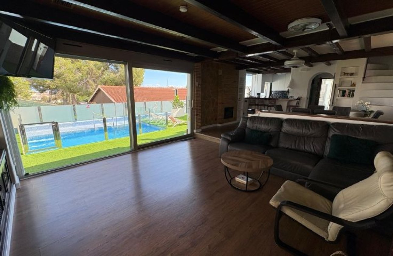 Resale - Villa -
Orihuela Costa - Costa Blanca