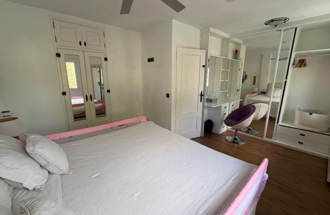 Resale - Villa -
Orihuela Costa - Costa Blanca