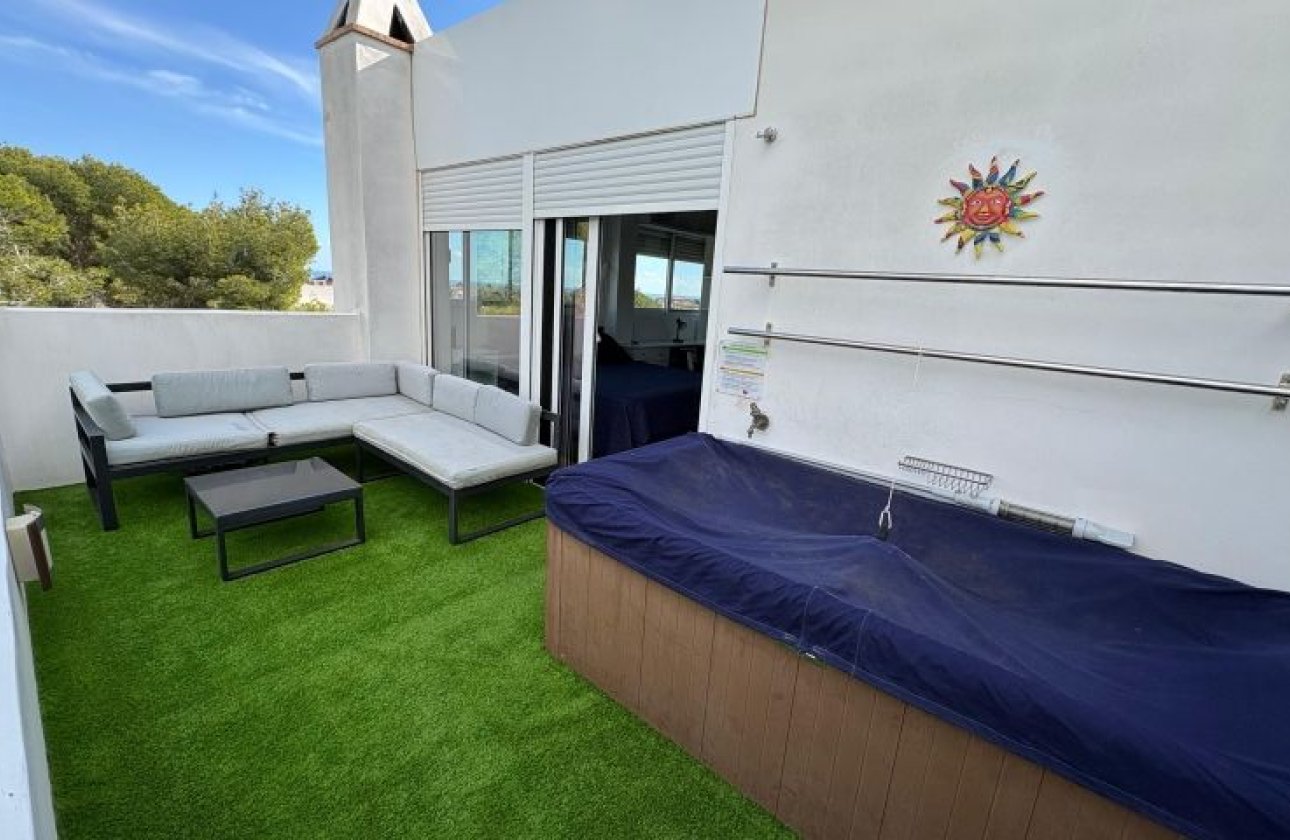 Resale - Villa -
Orihuela Costa - Costa Blanca