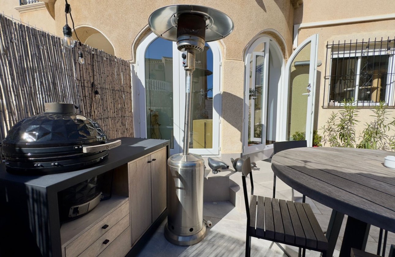 Resale - Villa -
Orihuela Costa - Costa Blanca