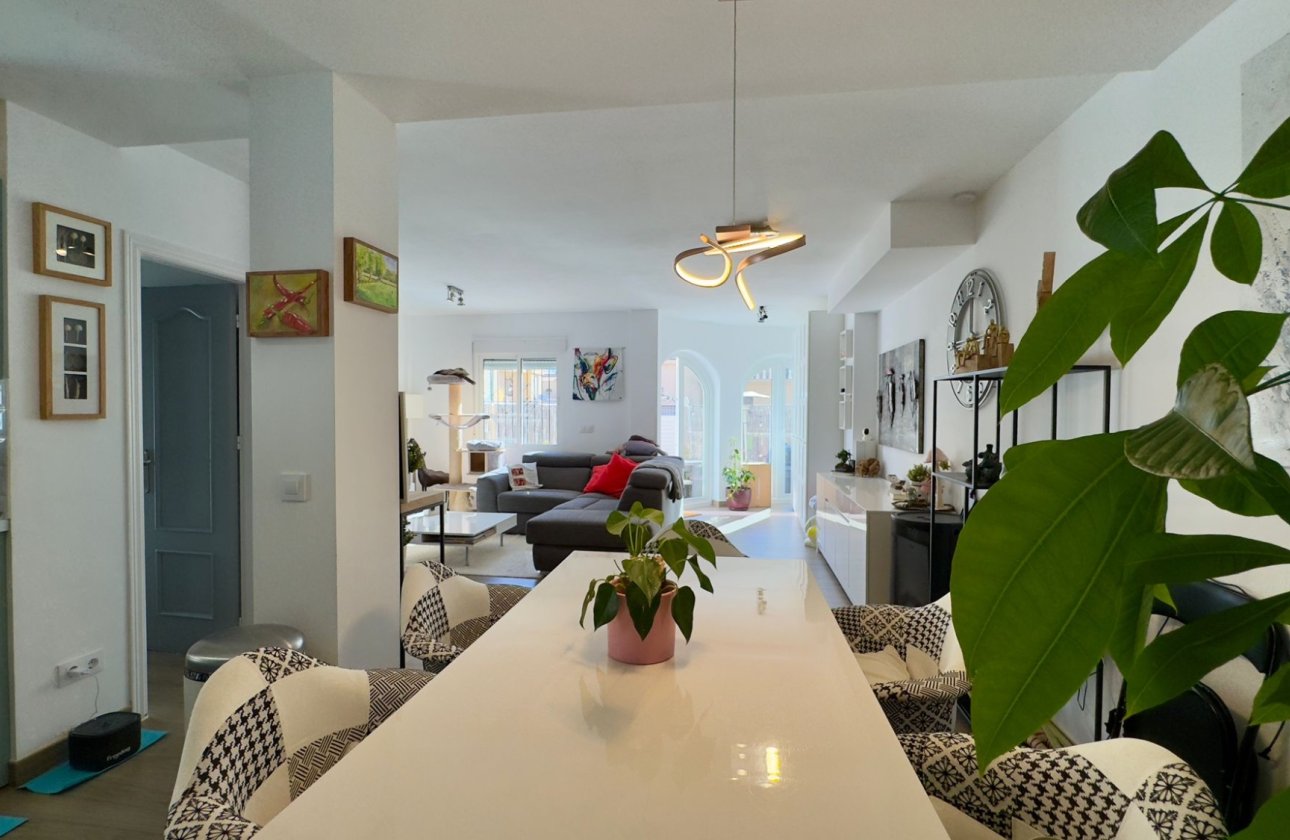 Resale - Villa -
Orihuela Costa - Costa Blanca