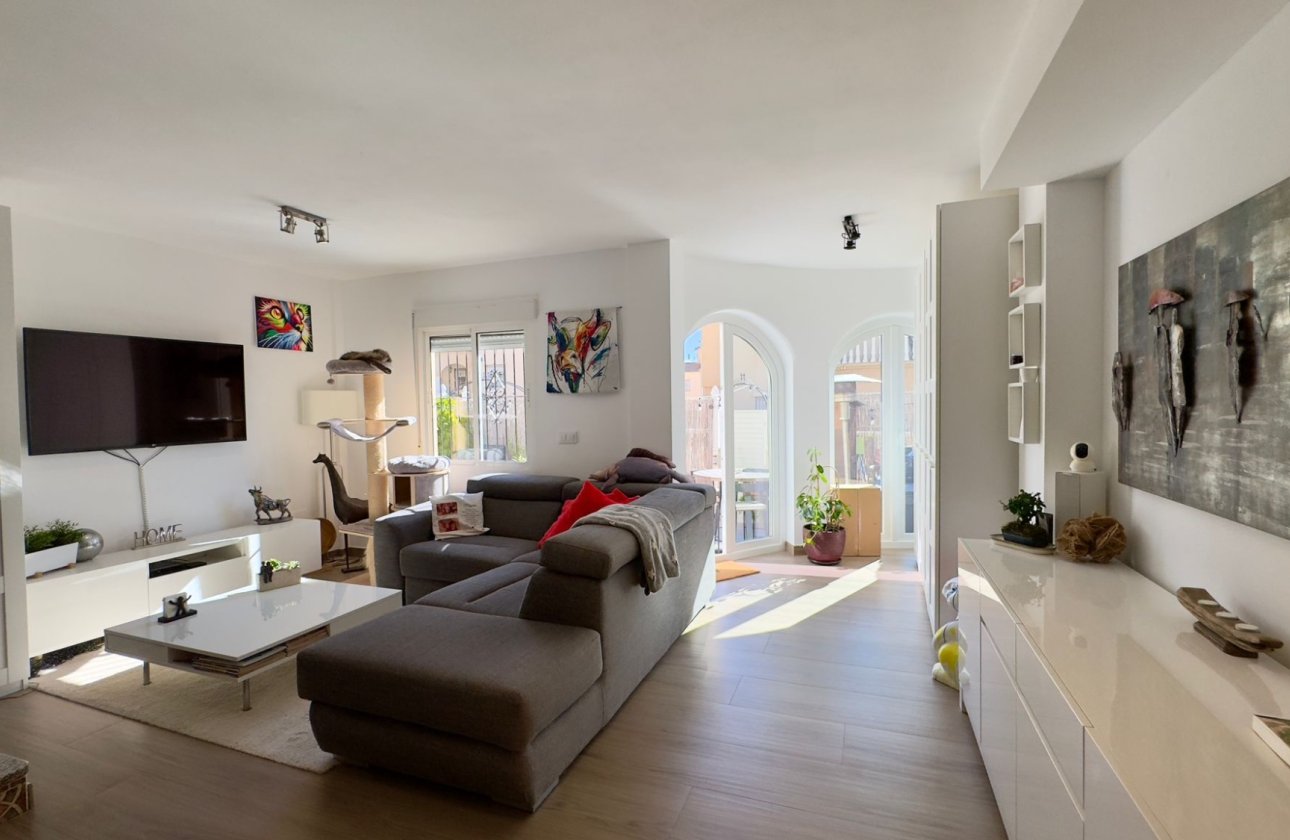 Resale - Villa -
Orihuela Costa - Costa Blanca